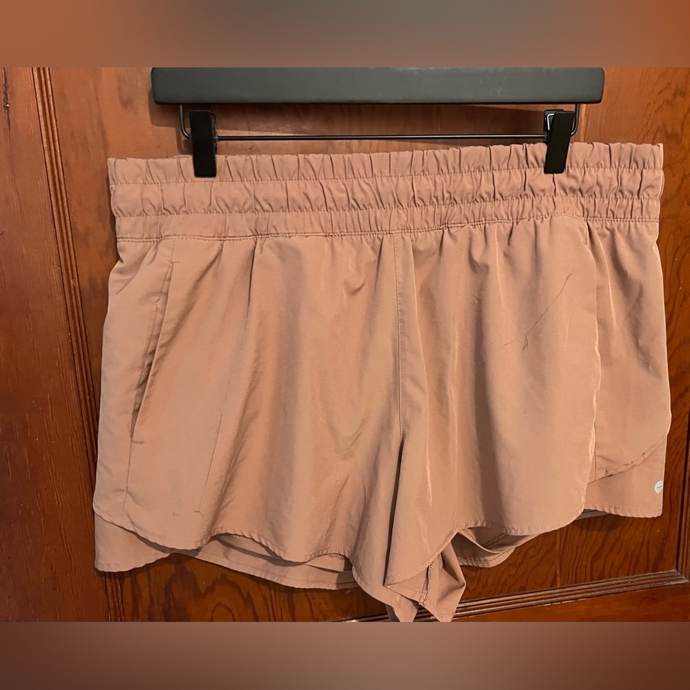 Women's blush pink/nude Shorts XL
